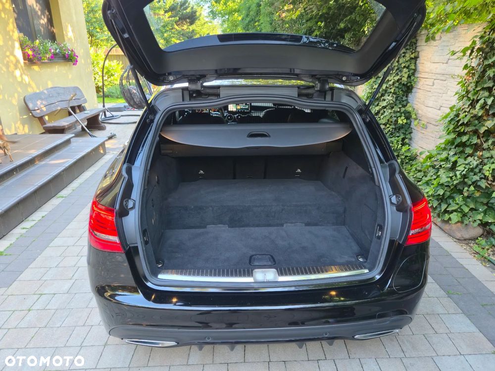 Mercedes-Benz Klasa C 300 d mHEV AMG - 18