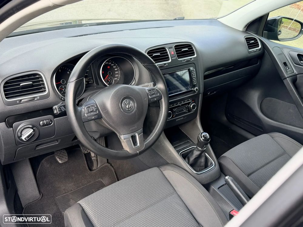 VW Golf 2.0 TDi Confortline - 13