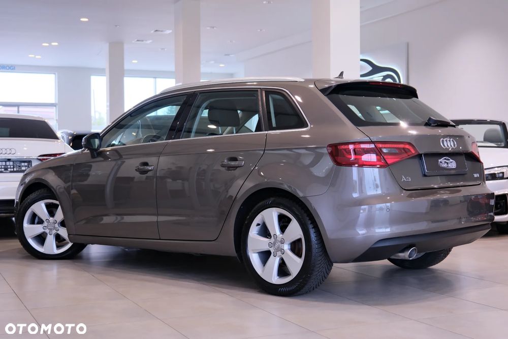 Audi A3 Sportback 1.6 TDI S tronic Ambiente - 15