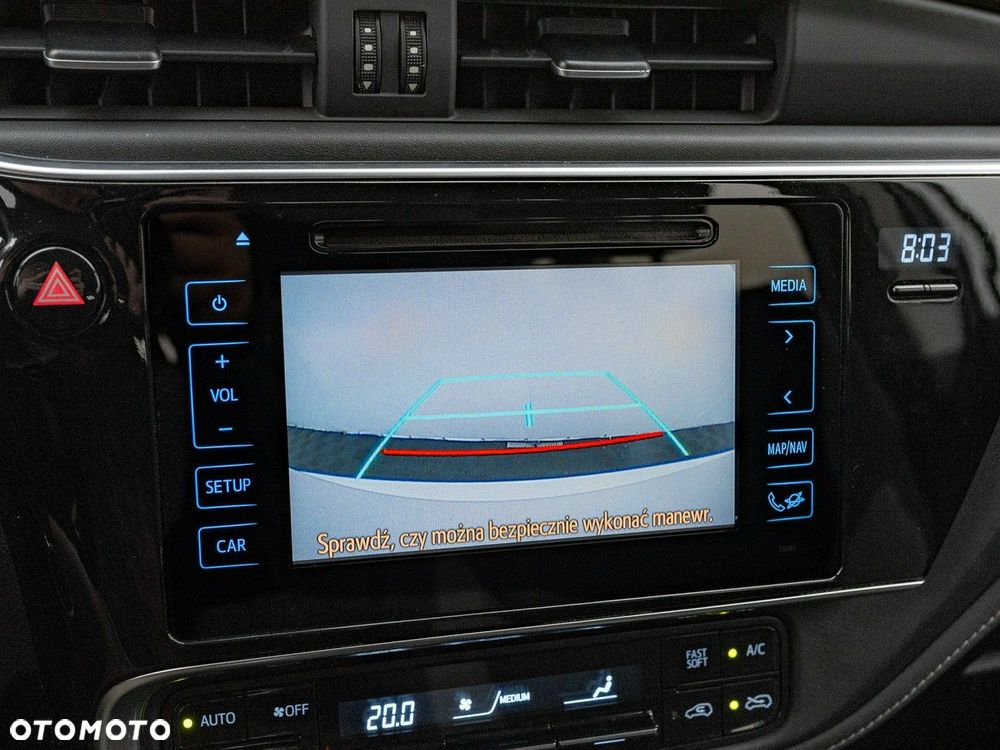 Toyota Auris 1.6 Premium - 24