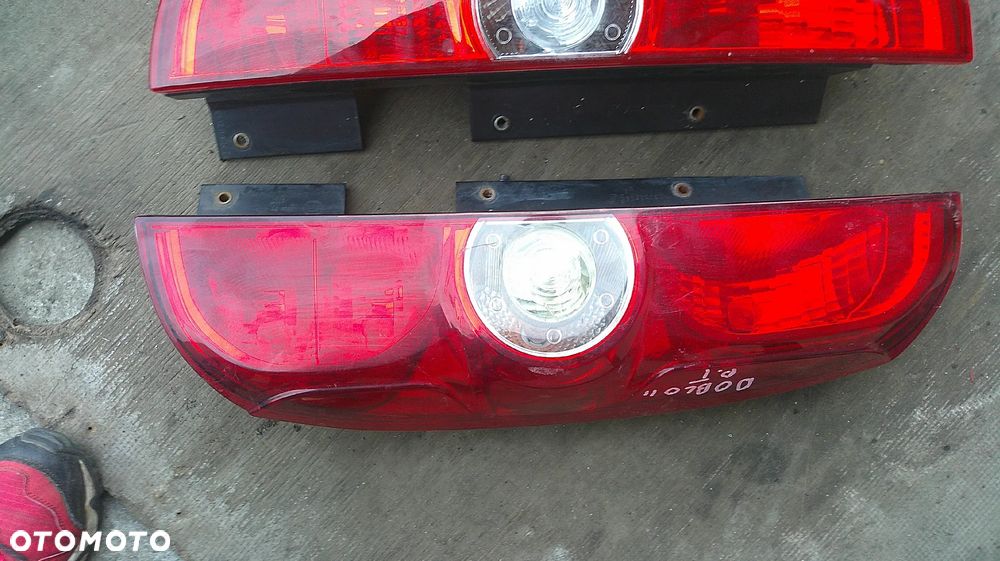 FIAT DOBLO II LAMPA TYLNA LEWA LUB PRAWA - 3