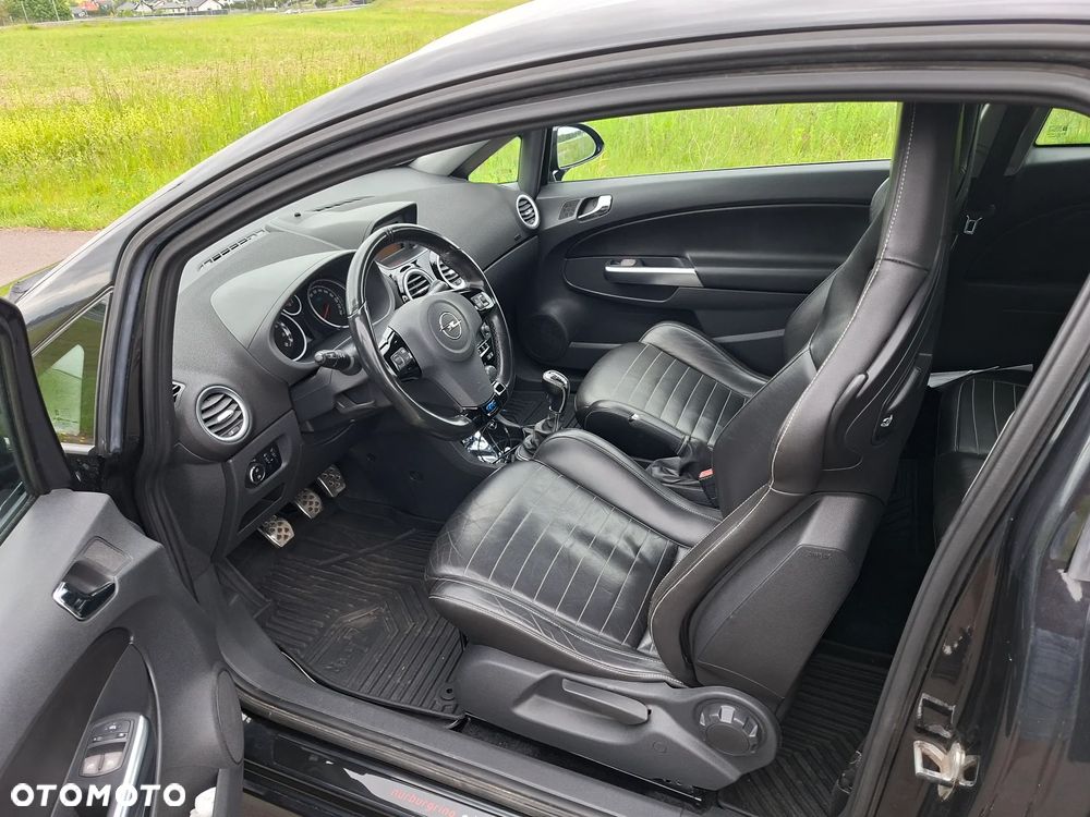 Opel Corsa 1.6 T OPC - 20