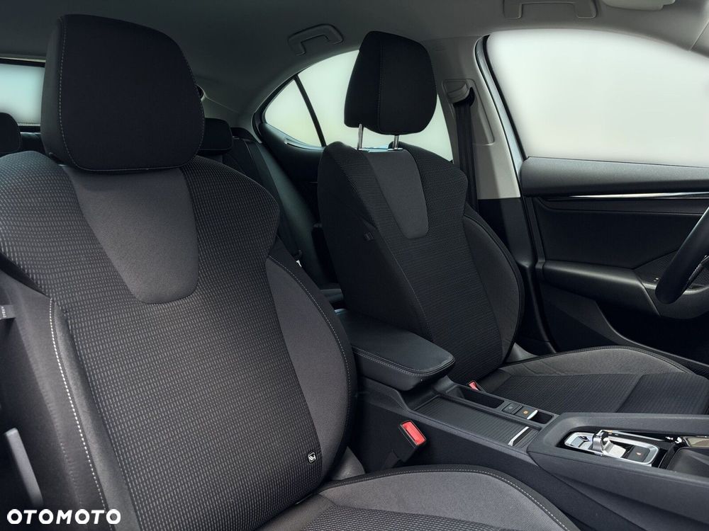 Skoda Octavia 1.5 TSI mHEV Selection DSG - 34