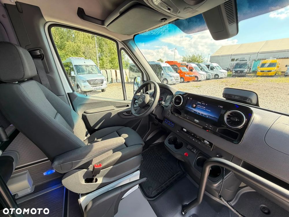 Mercedes-Benz Sprinter 317 - 16