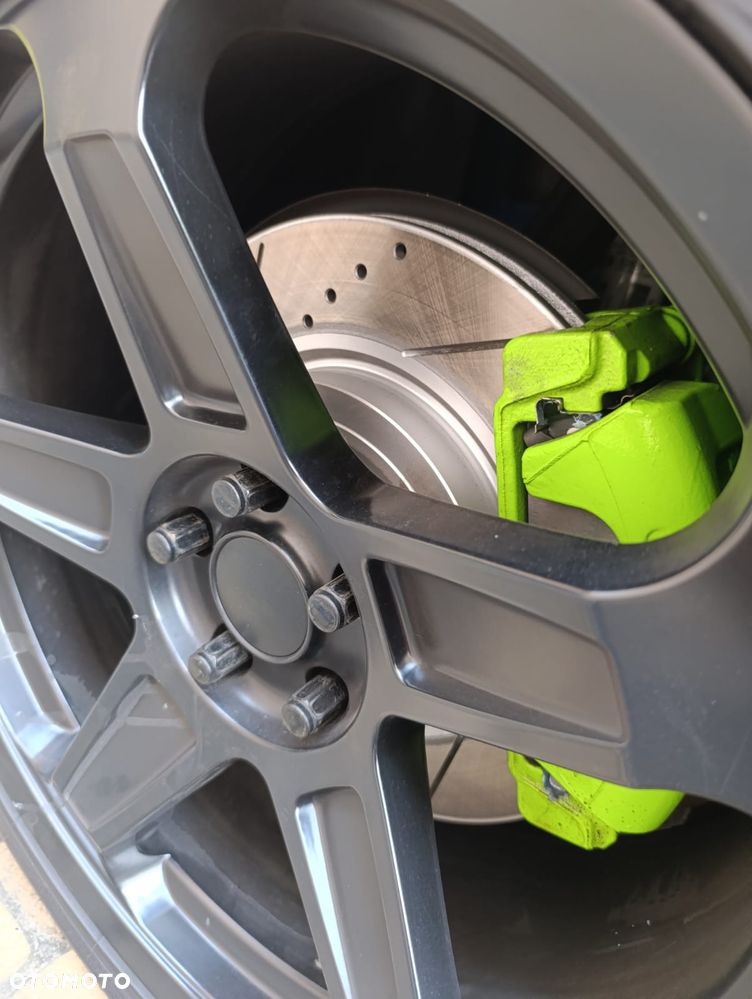 Dodge Challenger - 16