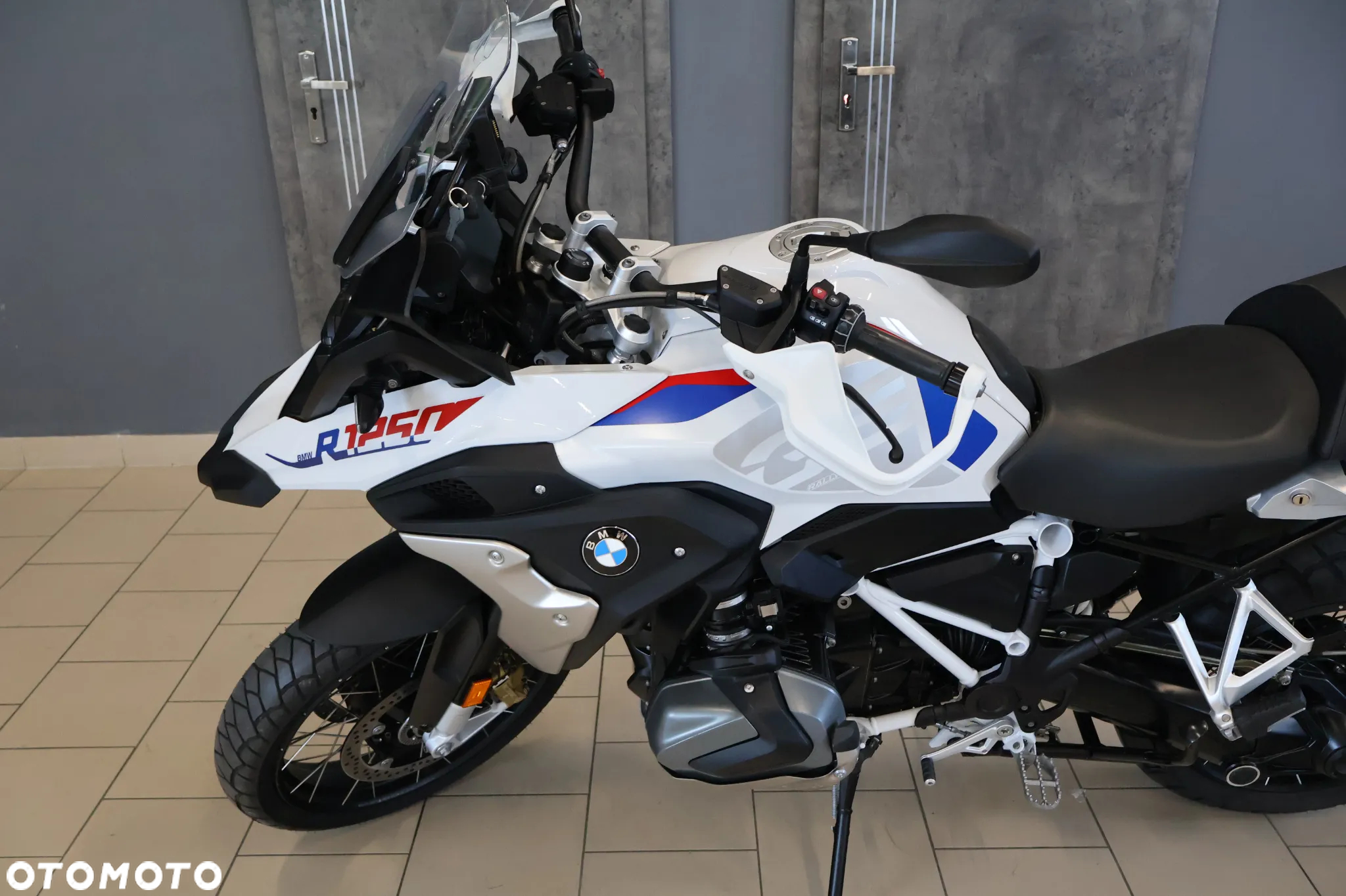 BMW R - 19