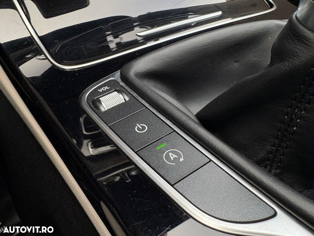 Mercedes-Benz E - 27