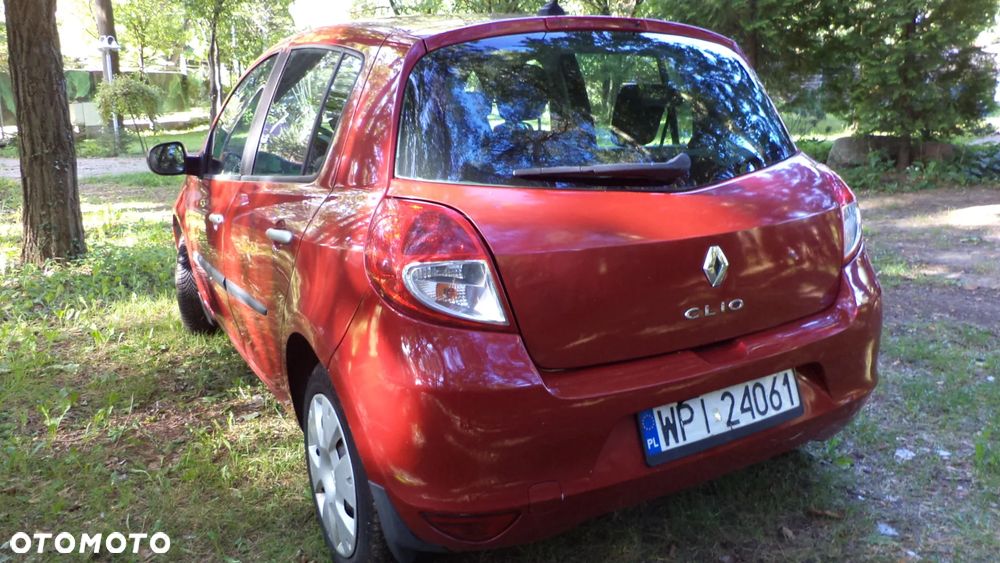Renault Clio 1.2 16V All Inclusive - 6