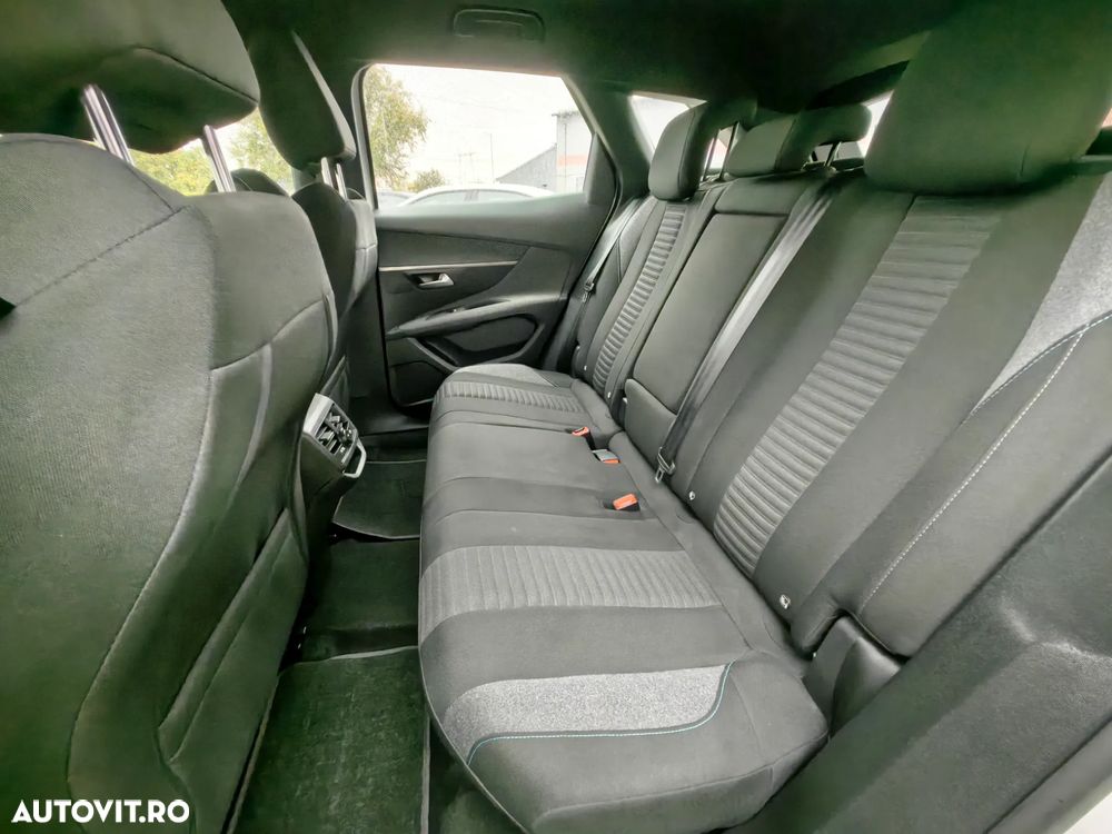 Peugeot 3008 1.2 PureTech 130 EAT8 Active Pack - 18
