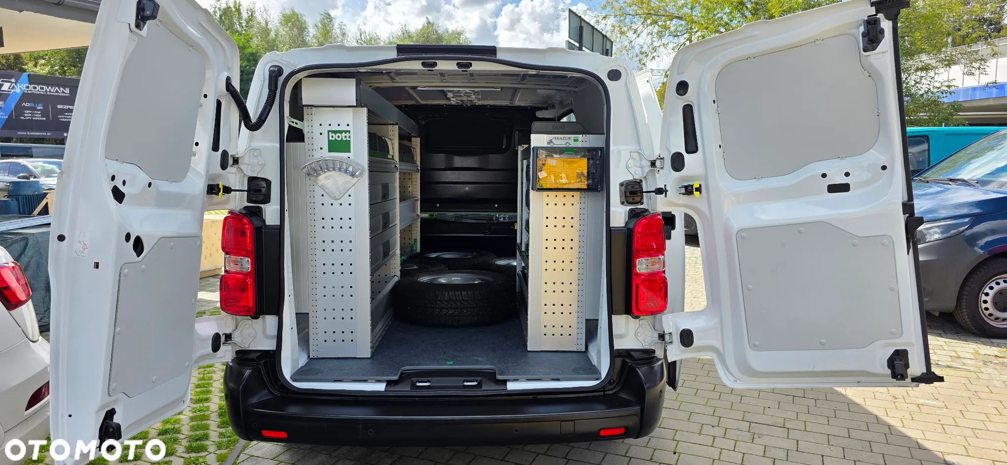 Peugeot Expert 2.0 150KM L3H1 Zabudowa Serwisowa - 38