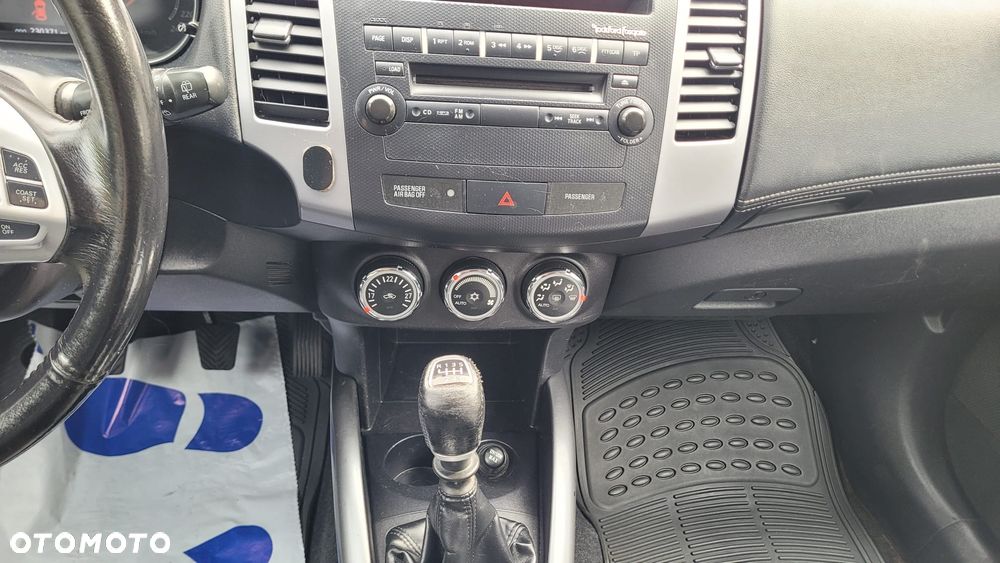 Mitsubishi Outlander 2.2 DI-D 4WD Invite - 19