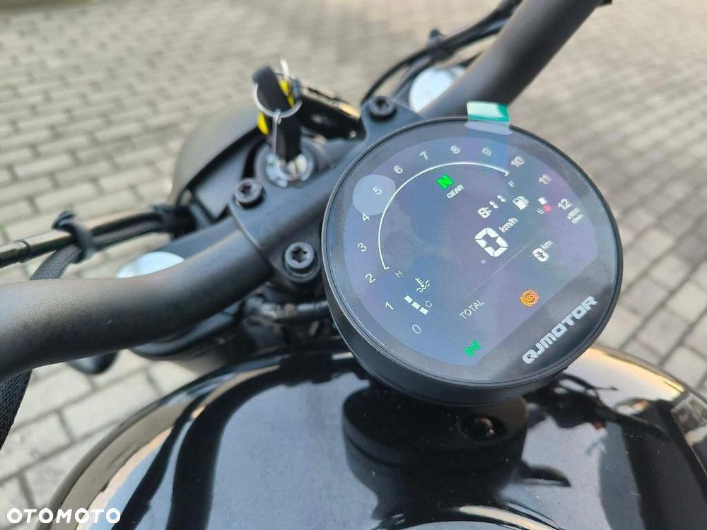 QJMOTOR SRV 125V - 8