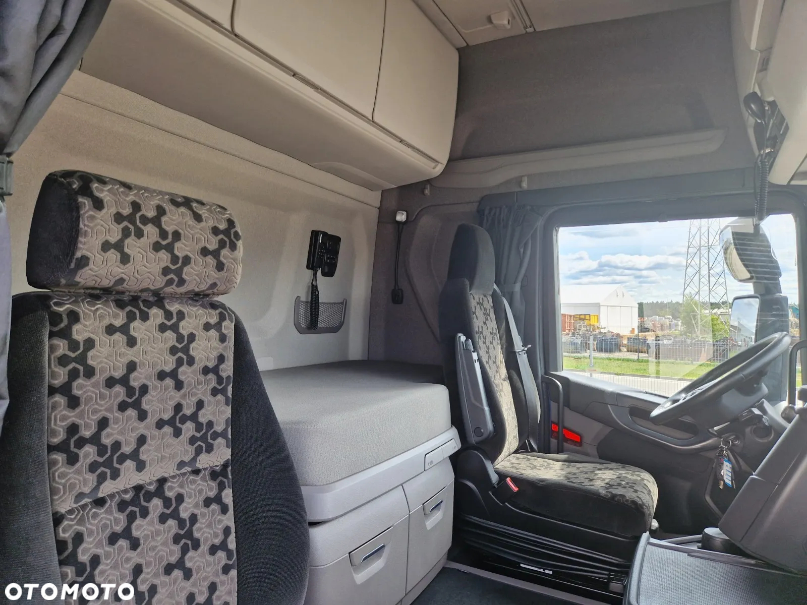 Scania R450/ HAKOWIEC PALFINGERA T20 - 31 MPA/ SKRĘTNA OŚ WLECZONA/ SERWIS NIEMCY - 16