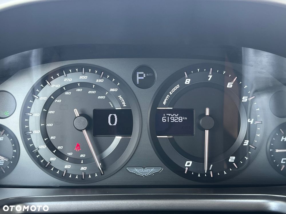 Aston Martin Vanquish - 26