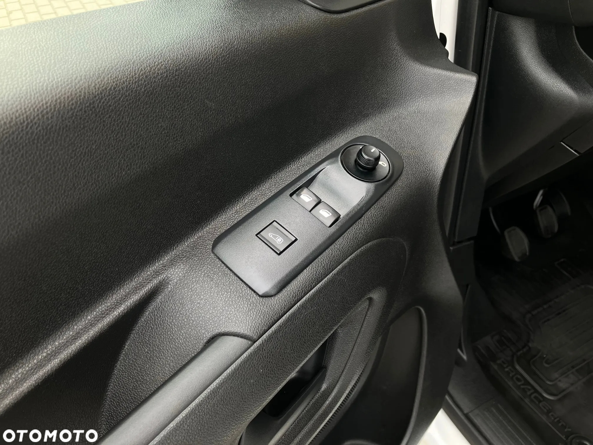 Toyota PROACE CITY - 31