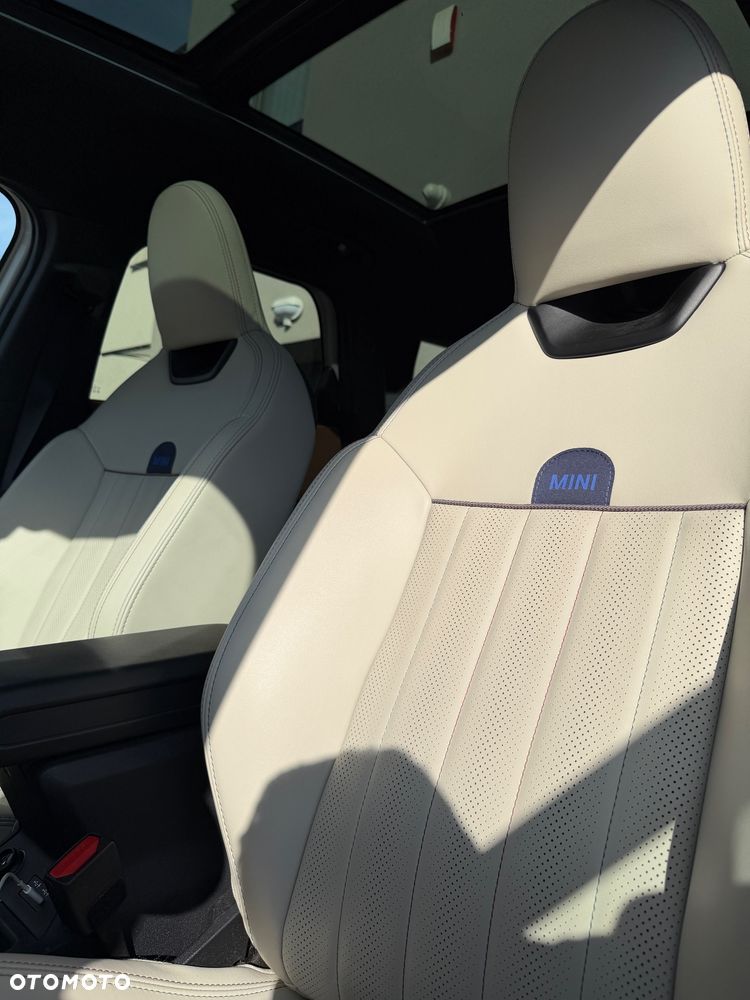 MINI Countryman S ALL4 Favoured Trim - 10