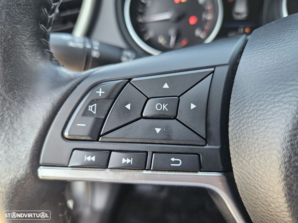 Nissan Qashqai 1.3 DIG-T N-Connecta LED+SKY - 36