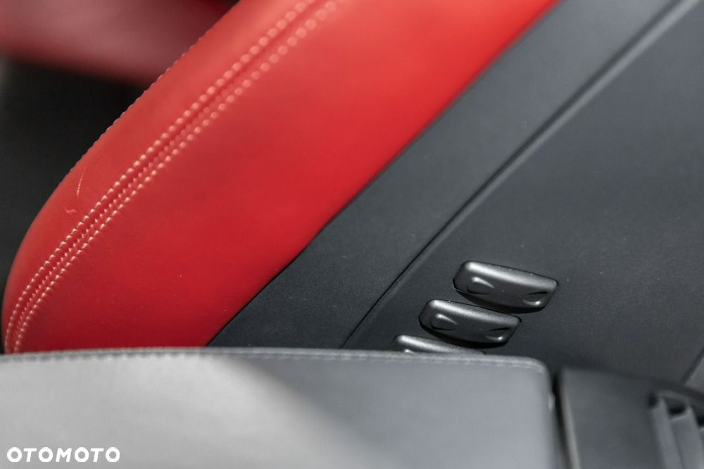 Mercedes-Benz Klasa C 63 AMG 7G-TRONIC Performance Plus SPORT EDITION - 37