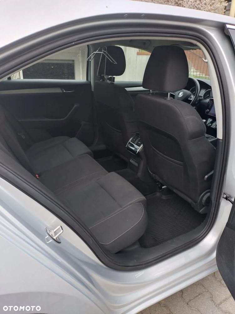 Skoda Superb 2.0 TDI Ambition - 11