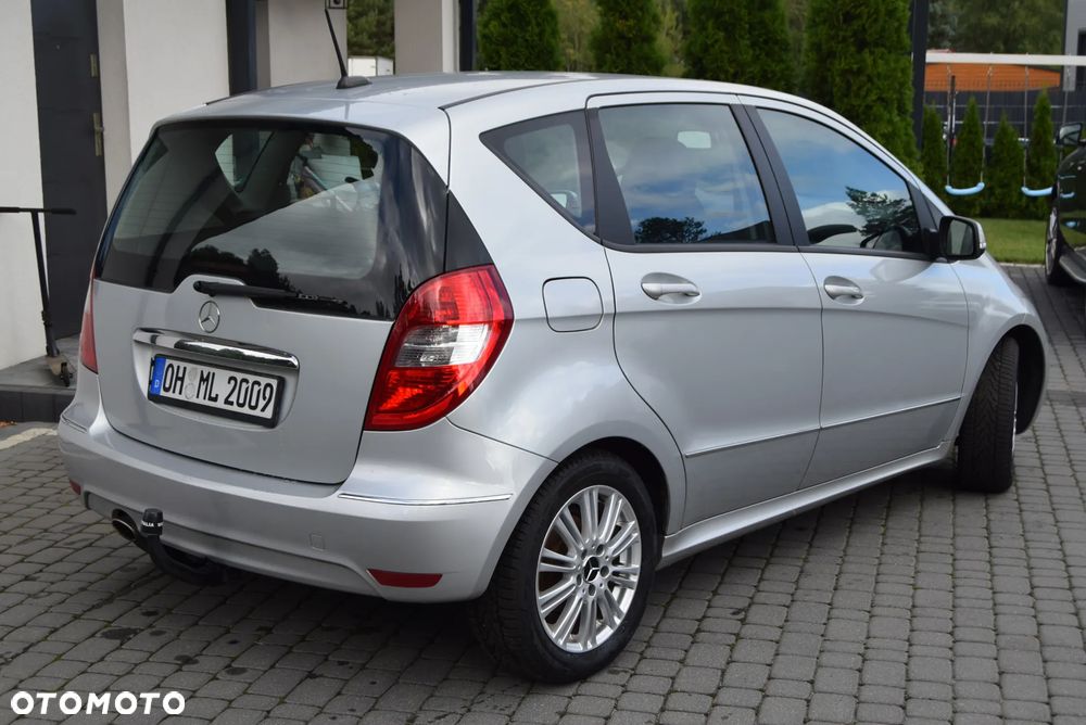 Mercedes-Benz Klasa A 160 BlueEFFICIENCY Elegance Special Edition - 14