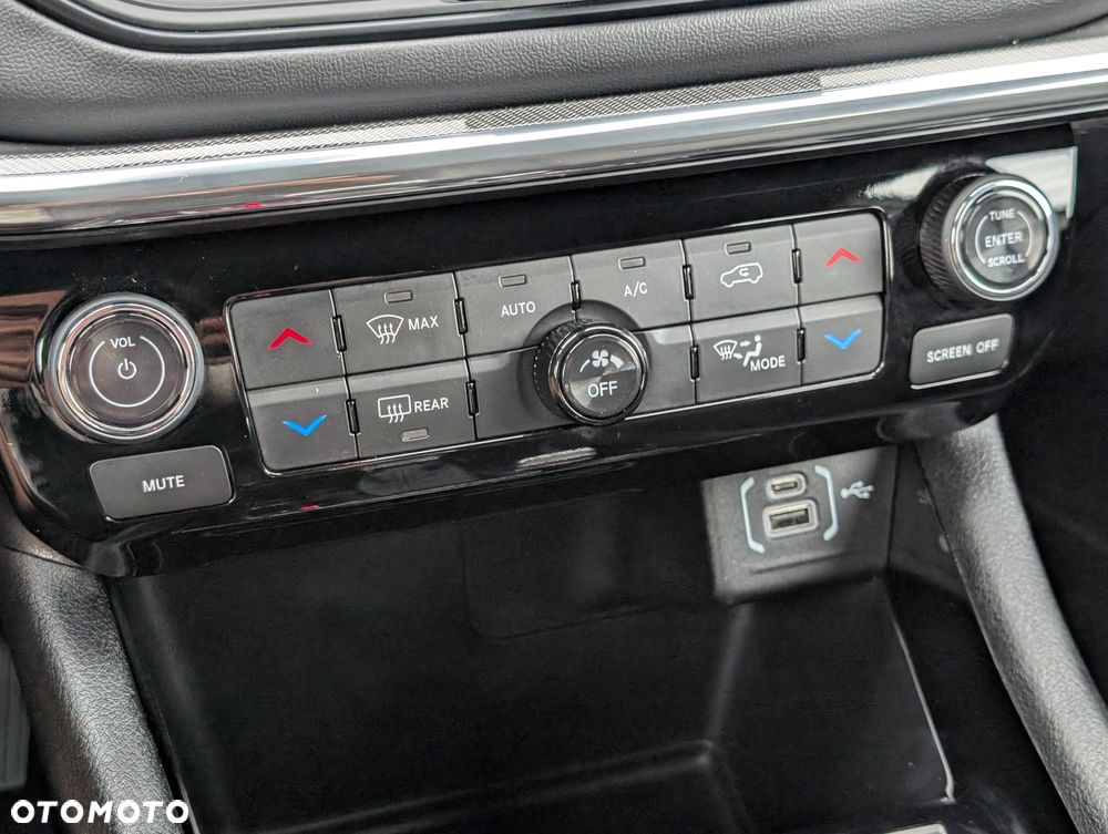 Jeep Compass - 16