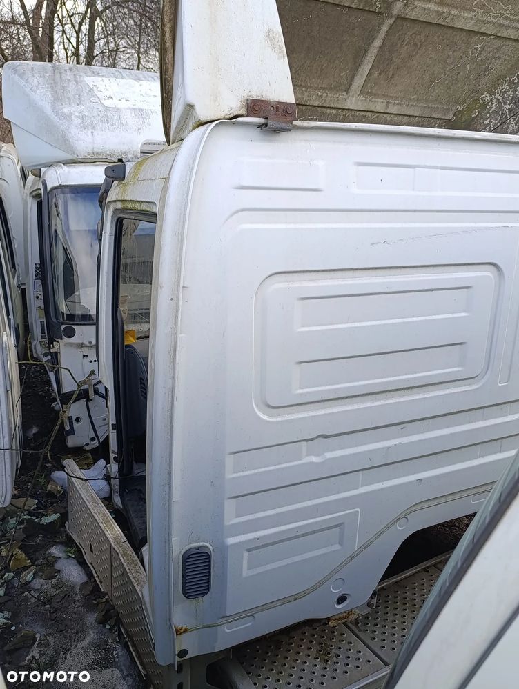 KABINA DZIENNA ANGLIK MERCEDES ATEGO - 3