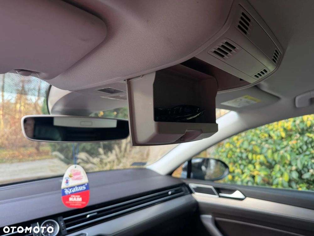 Volkswagen Passat - 20