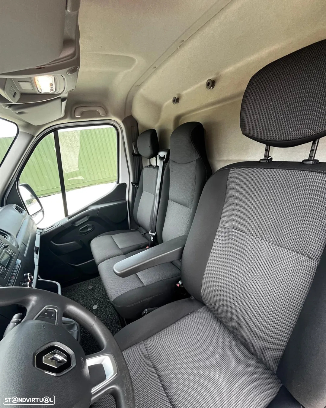 Renault MASTER T35 2.3 dCi L2H2 - 17