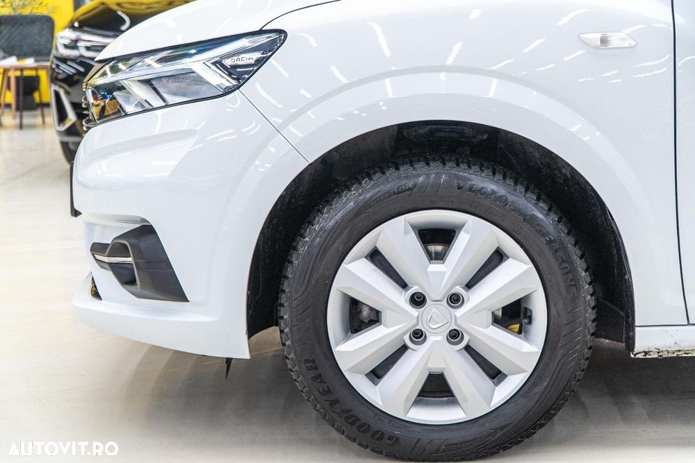 Dacia Logan TCe 90 MT6 Prestige - 35