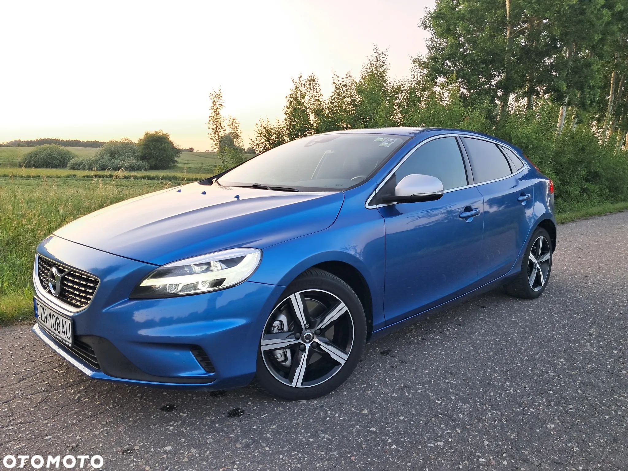 Volvo V40 D2 Geartronic RDesign - 1