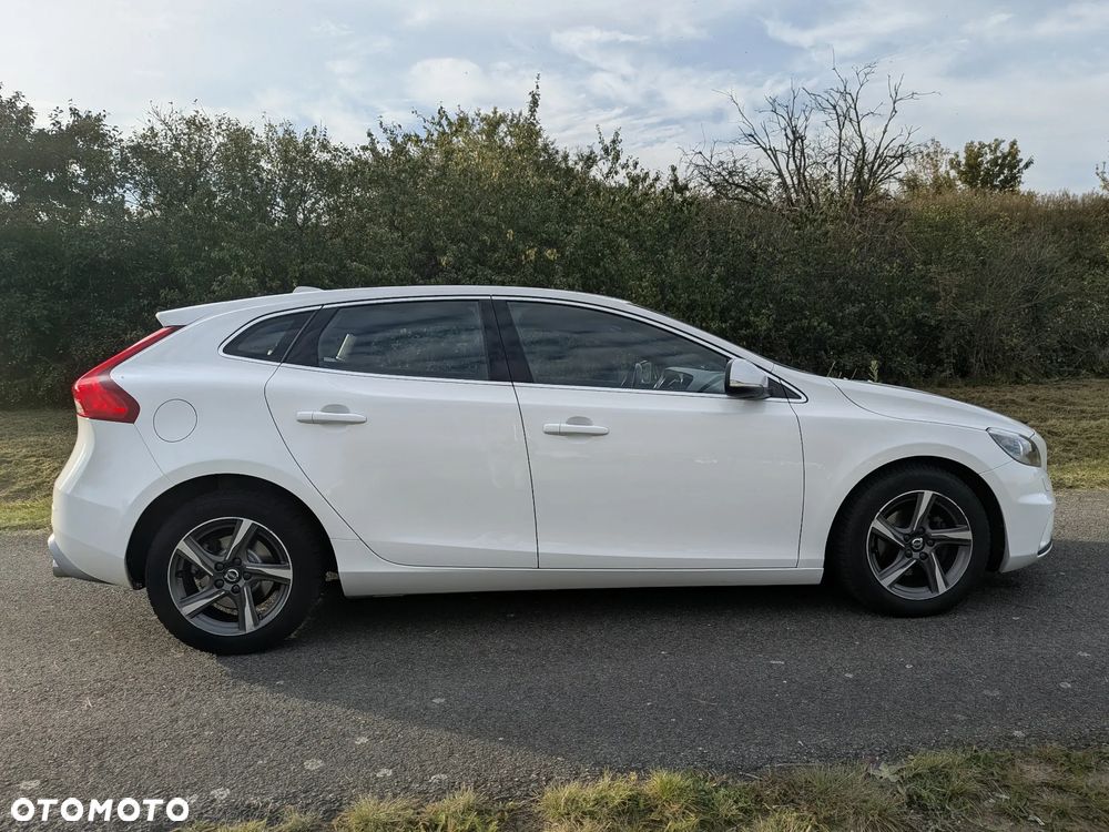 Volvo V40 - 24