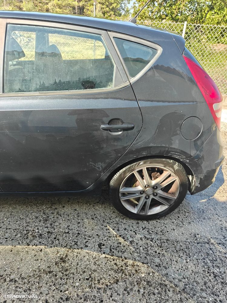 Hyundai i30 1.6 CRDi STyle CPF - 4