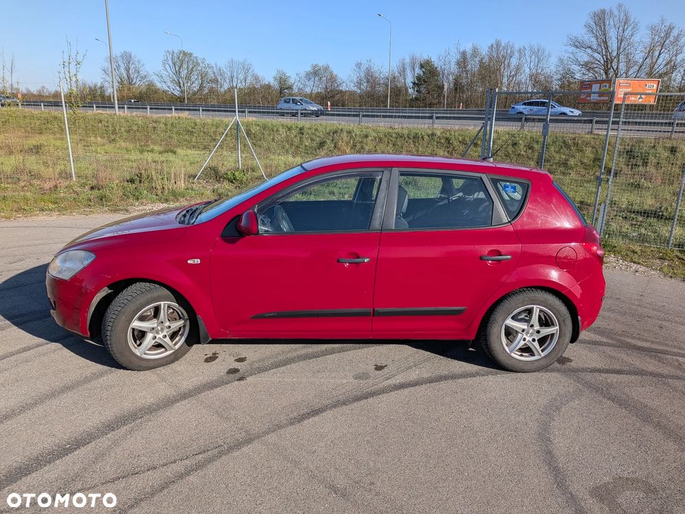 Kia Ceed 1.6 Crdi Comfort - 2