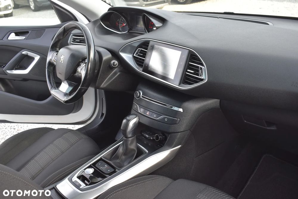Peugeot 308 BlueHDi FAP 150 Stop&Start Automatik Allure - 12