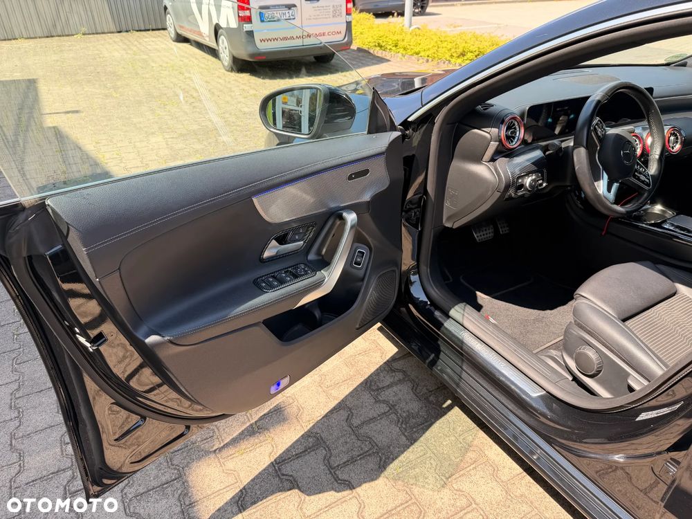 Mercedes-Benz CLA - 24
