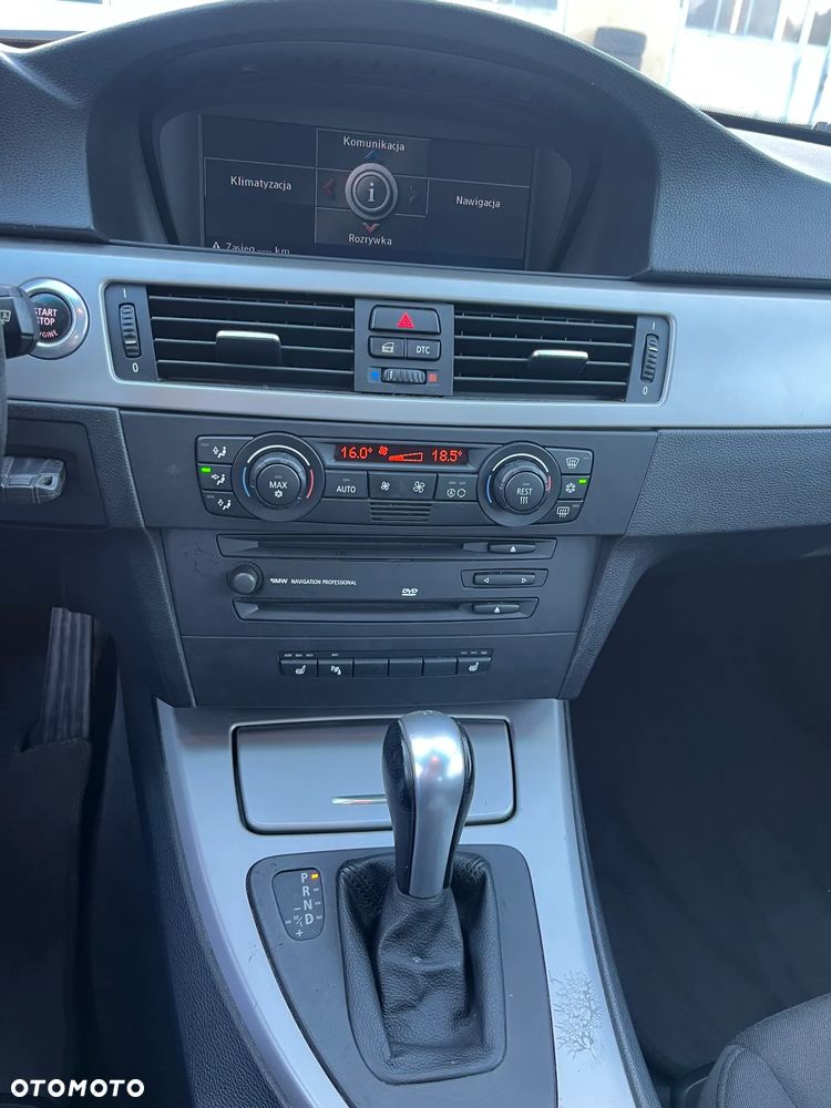 BMW Seria 3 325i - 11