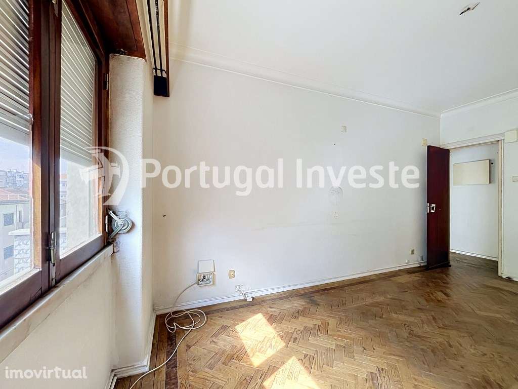 Apartamento de 5 assoalhadas na rua Capitão Leitão, Almada - Grande imagem: 5/32