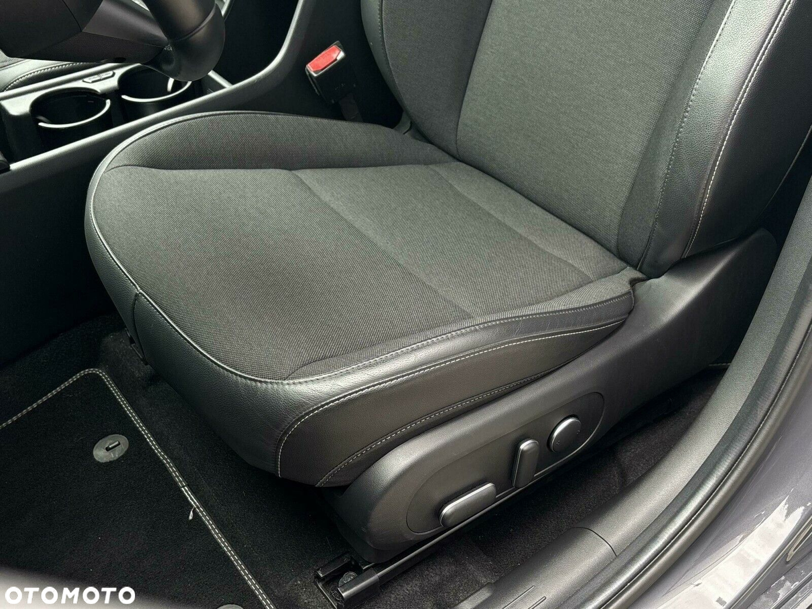 Hyundai Kona Electric 65kWh Executive - 12