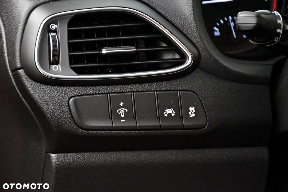 Hyundai i30 1.0 T-GDI Connect & Go - 26