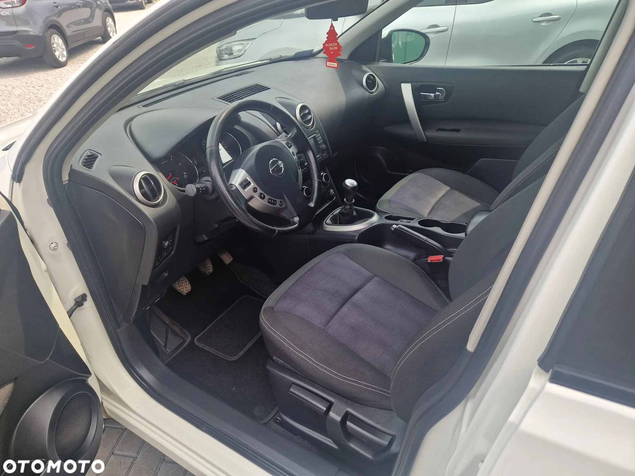 Nissan Qashqai 1.6 DCi 4x4 Black Edition EU6 - 9