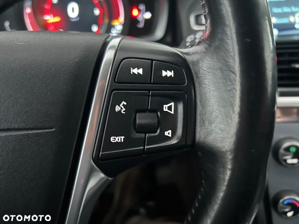 Volvo XC 60 D3 Drive-E R-Design Kinetic - 35