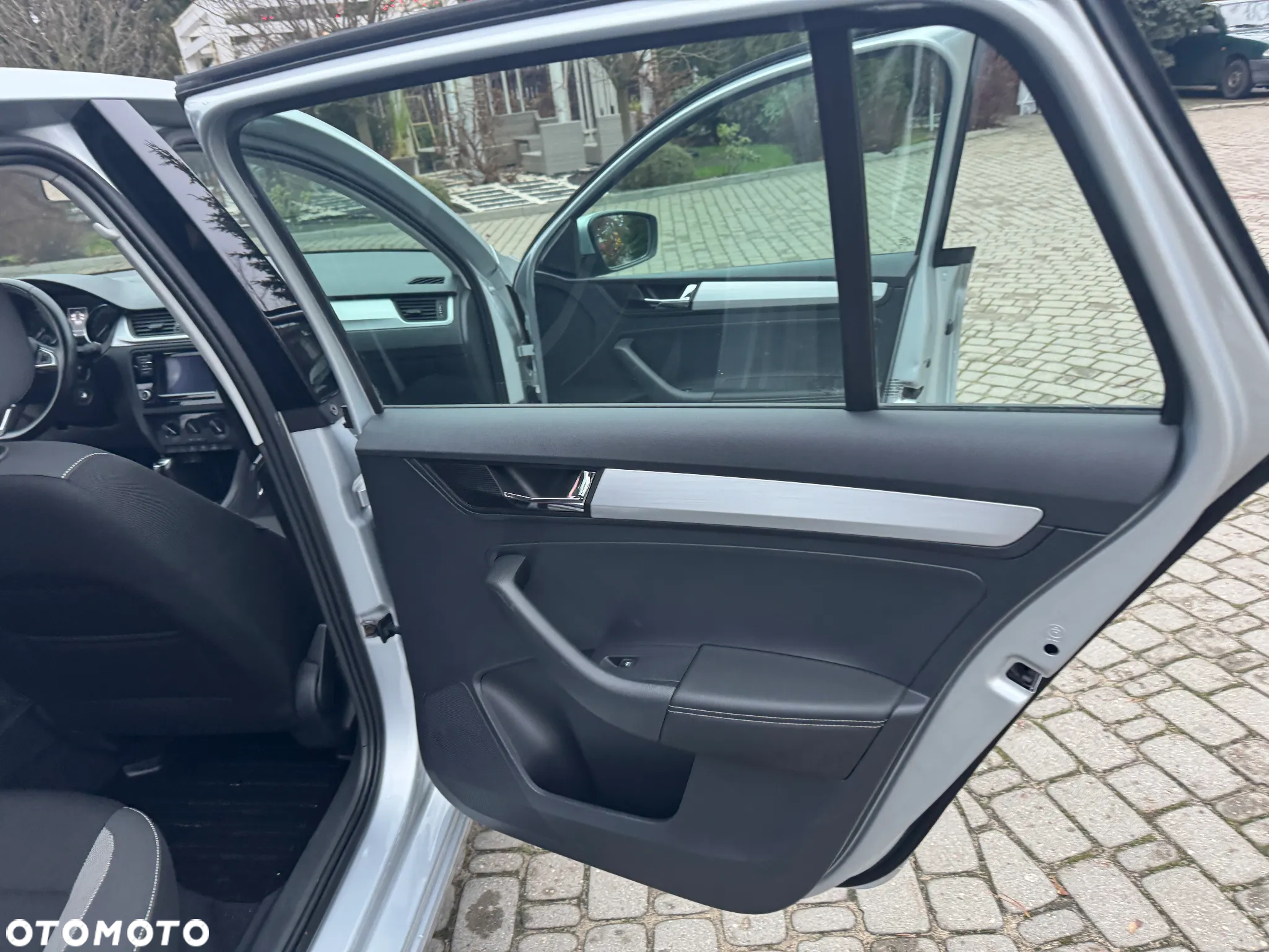 Skoda RAPID - 18