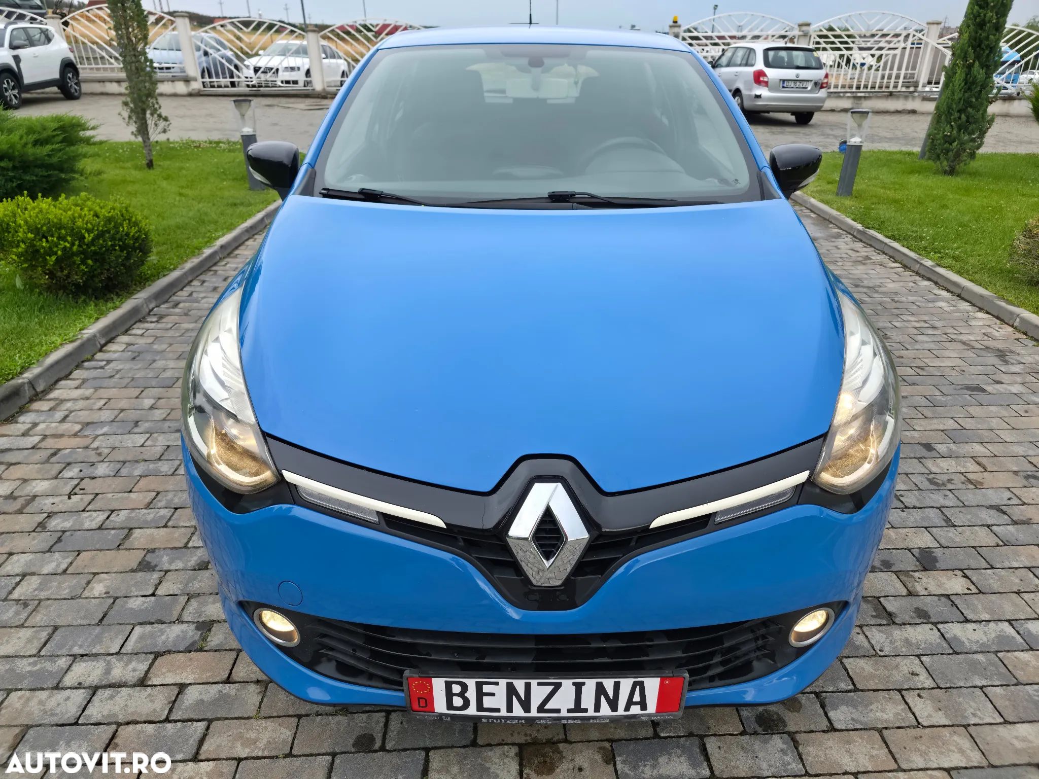 Renault Clio 1.2 16V 75 LIMITED - 1
