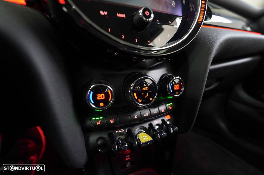 MINI 3 Portas Cooper SE Premium Essential - 26