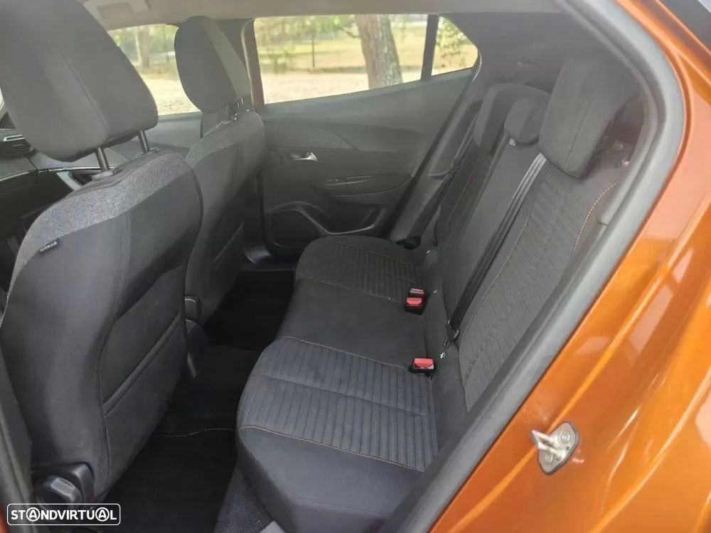 Peugeot 2008 1.2 PureTech Active Pack — fotografia 14