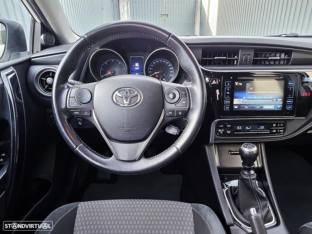 Toyota Auris 1.4 D-4D Comfort+Pack Techno - 24