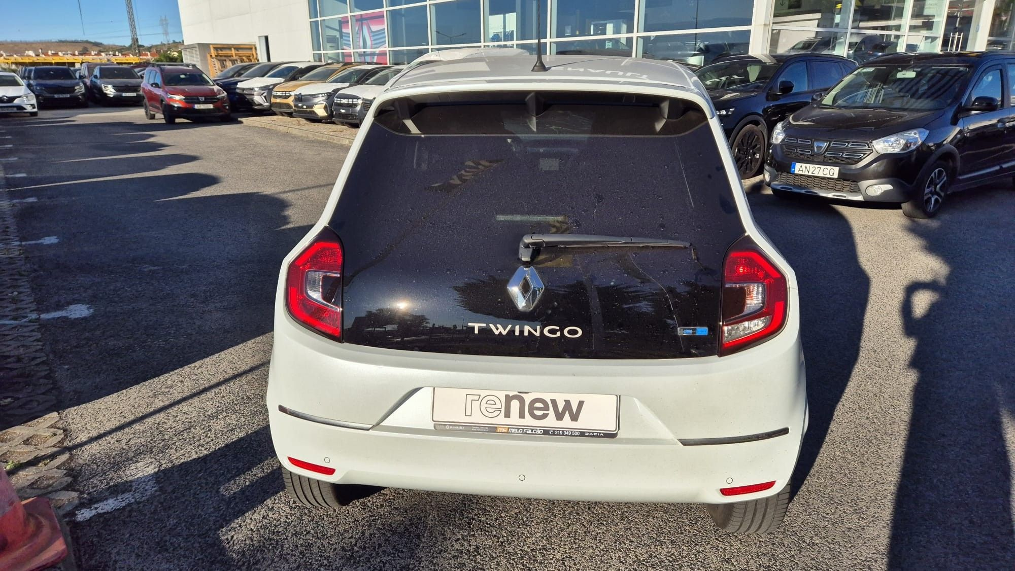 Renault Twingo Z.E. 22 Intens - 11