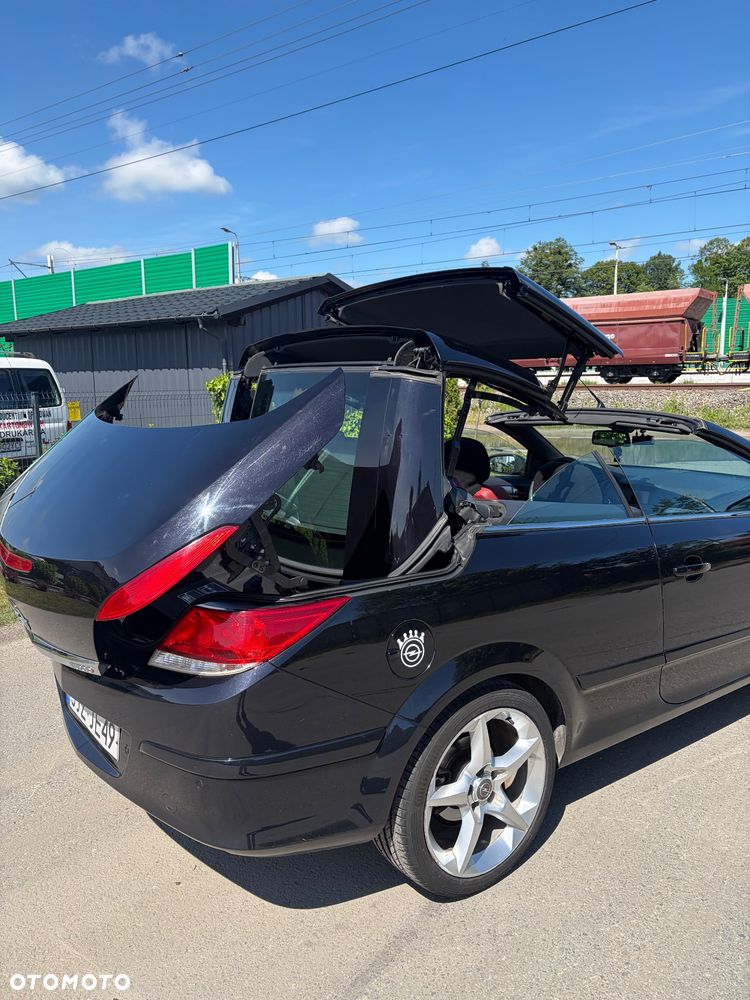 Opel Astra 1.6 Turbo Cosmo - 5