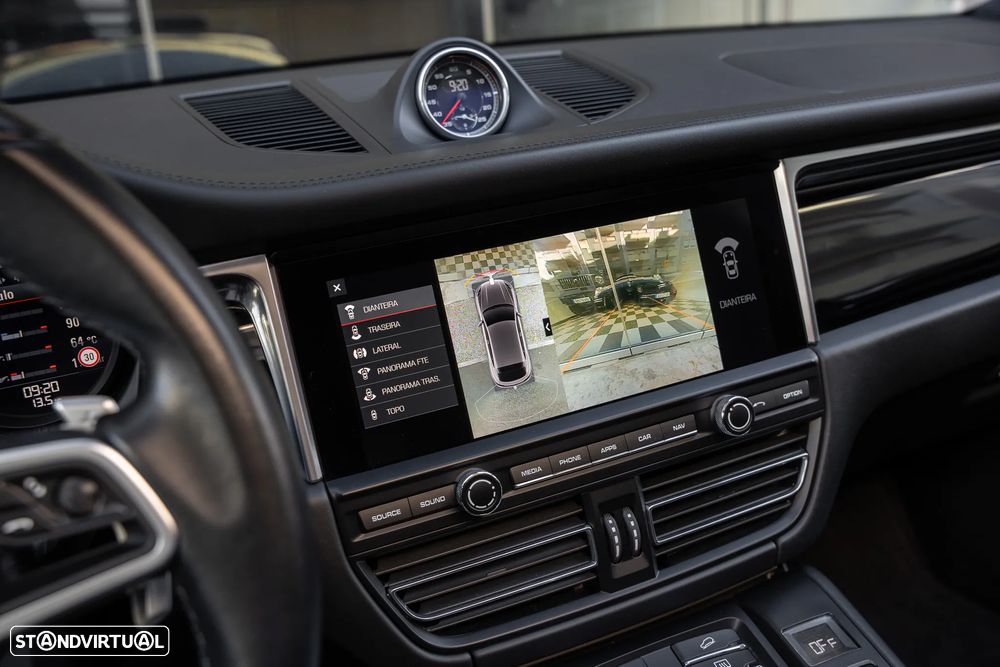 Porsche Macan Turbo PDK - 22