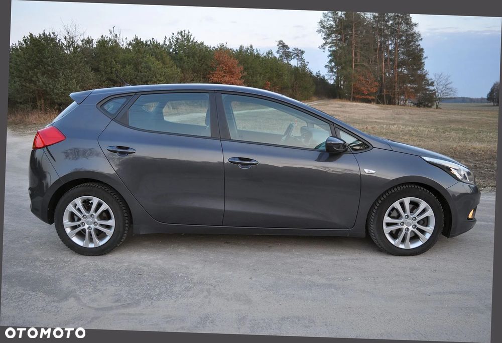 Kia Ceed 1.6 CRDi 128 Spirit - 10